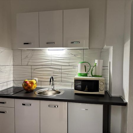 Apartments Villa Mirella 20 M From The Sea - Free Parking Trogir Eksteriør bilde