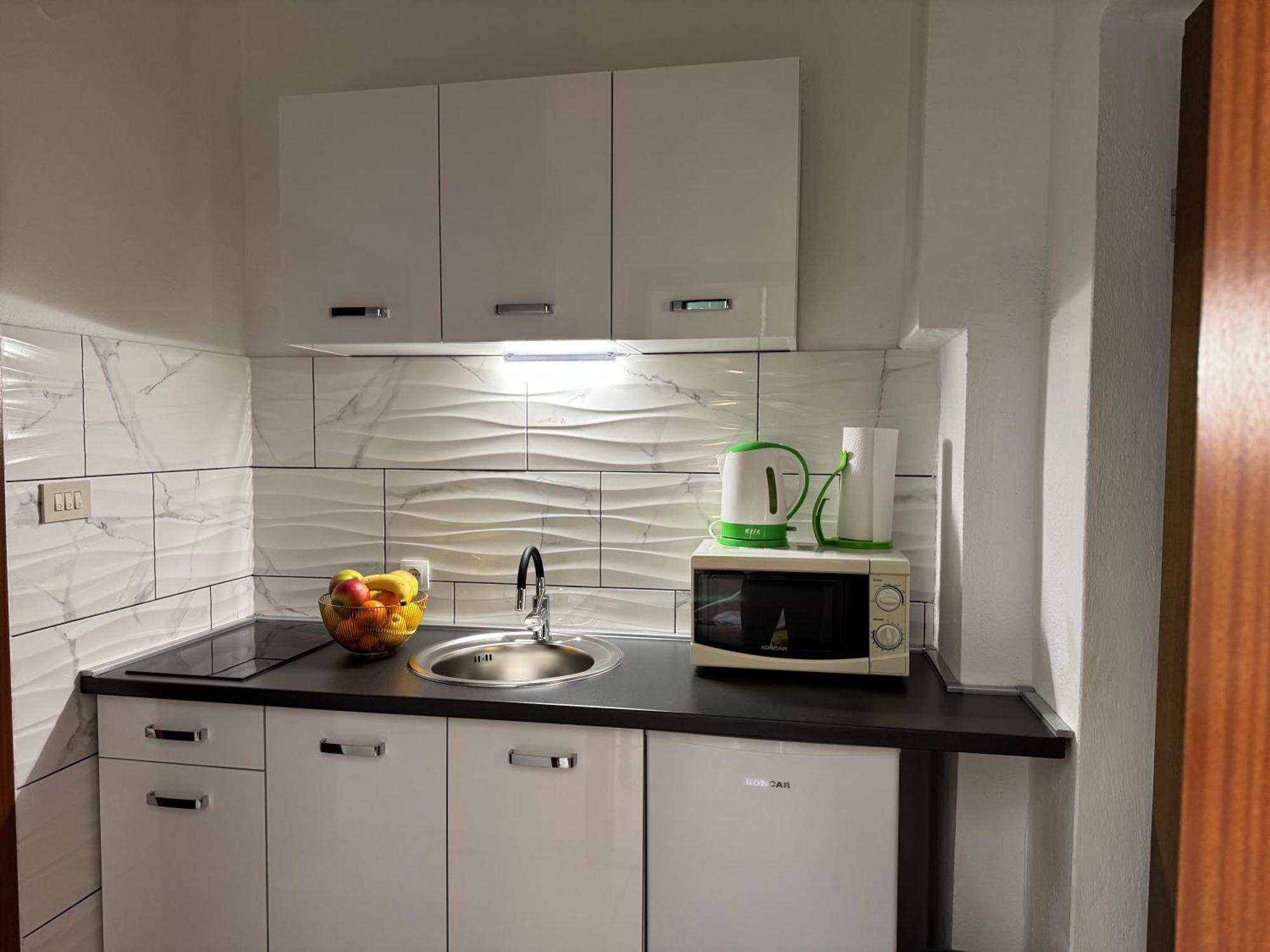 Apartments Villa Mirella 20 M From The Sea - Free Parking Trogir Eksteriør bilde