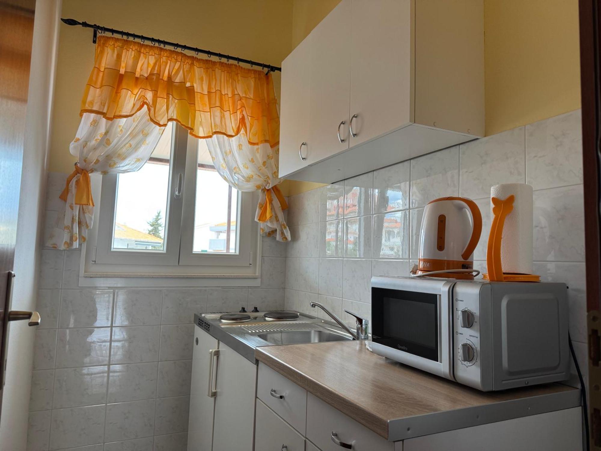 Apartments Villa Mirella 20 M From The Sea - Free Parking Trogir Eksteriør bilde