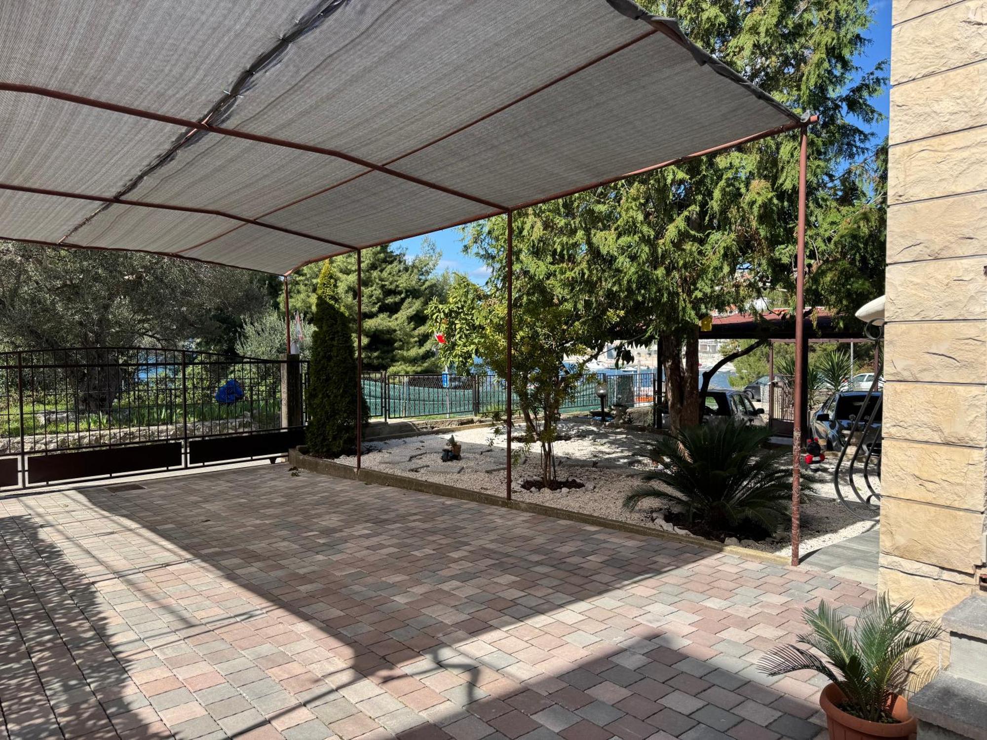 Apartments Villa Mirella 20 M From The Sea - Free Parking Trogir Eksteriør bilde